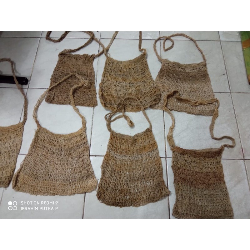 Tas noken rajut kulit kayu, harga tertera untuk 1 tas