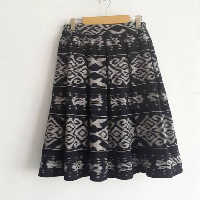 Rok tenun motif toraja new G1