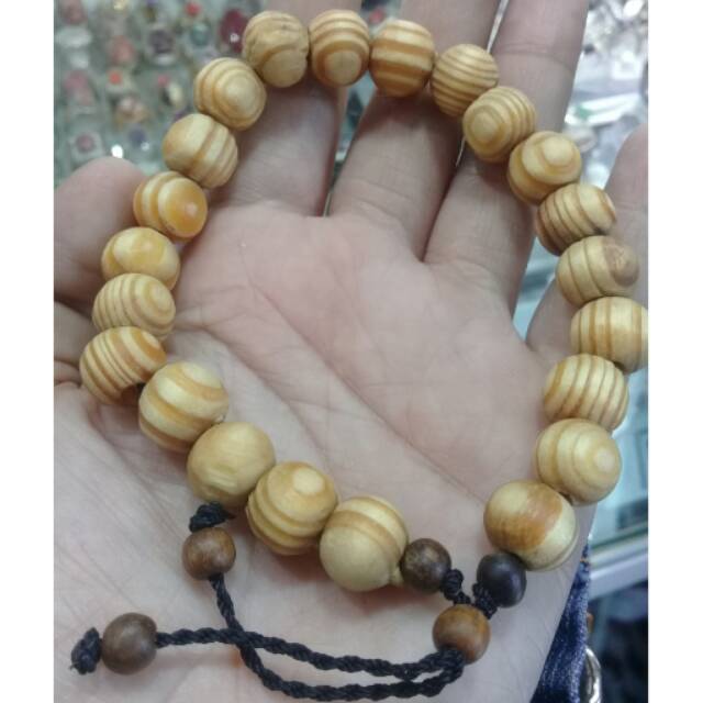 Gelang kayu pusar bumi