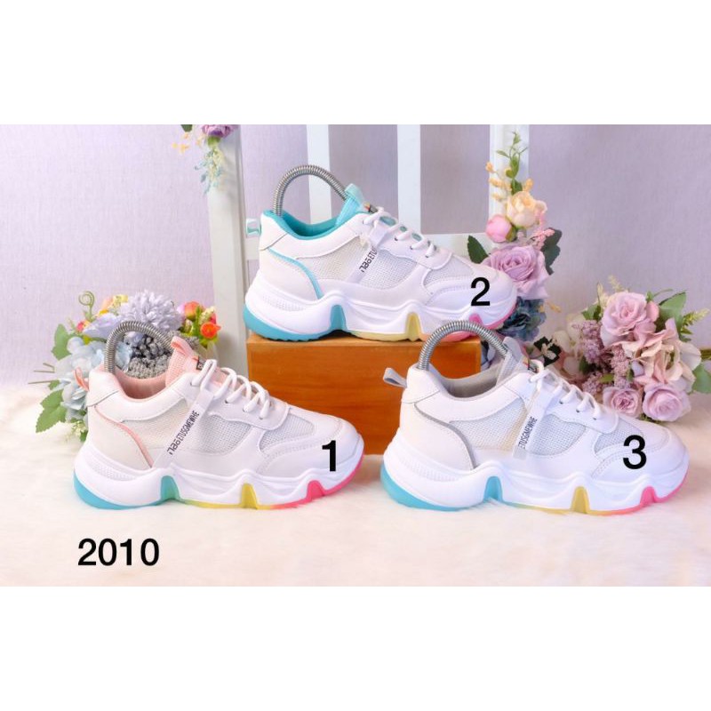 Sepatu Fashion Sport Wanita