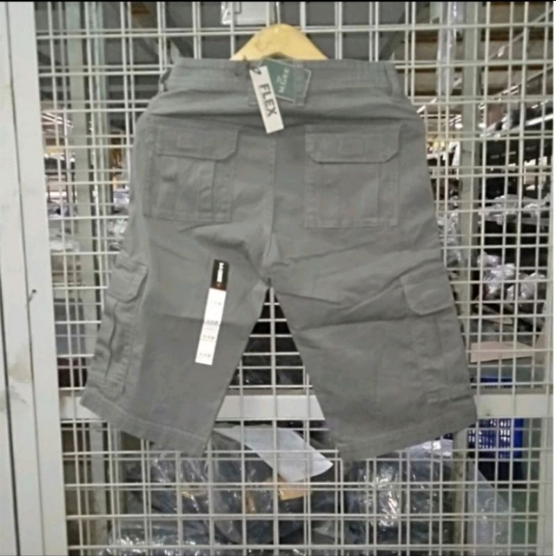 Celana pendek MGEE GREAT C001