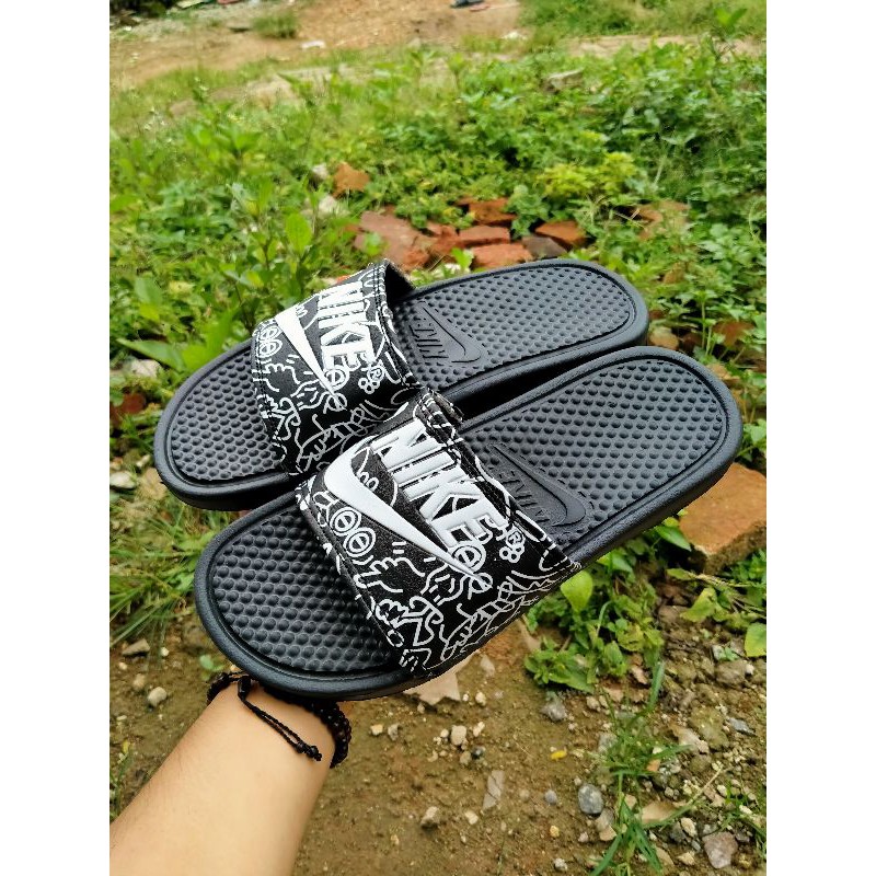 (BISA COD) SANDAL SELOP MURAH PRIA NIKE BENASSI BLACK N' WHITE | SENDAL SLIP ON NIKE MURAH+ PAPERBAG