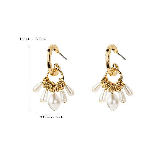 LRC Anting Tusuk Fashion Multiple Circles Artificial pearl Fringed Metal C-shaped Earrings D44057