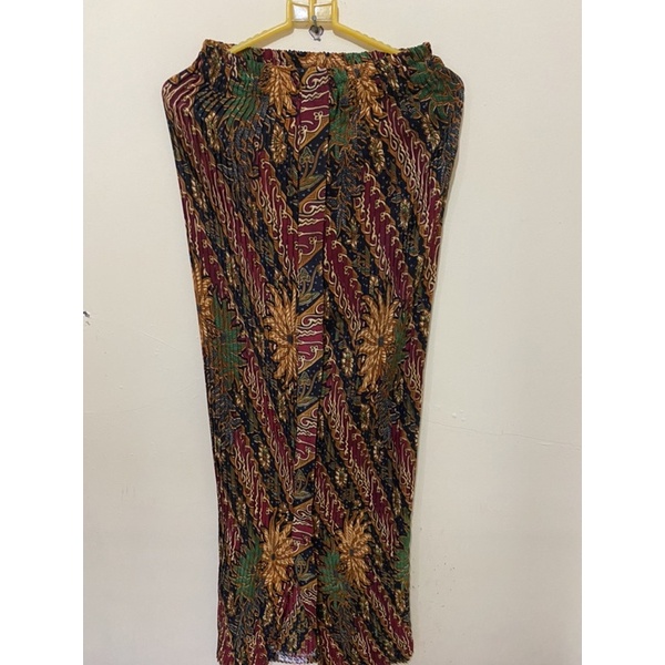 Preloved Rok Plisket Batik