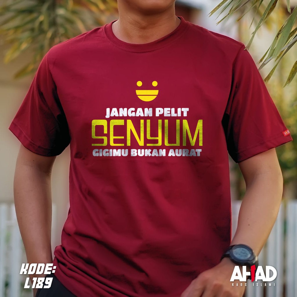 Kaos Islami Ahad - Jangan Pelit Senyum (L186)