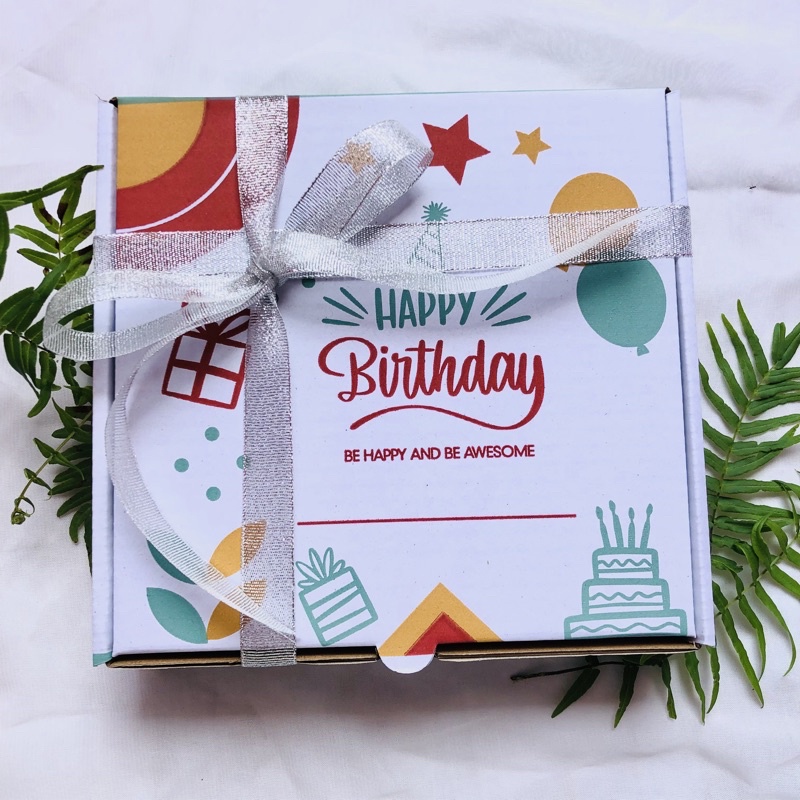 

BOX UKURAN 21x21x5, box hampers / kotak kado / box kado / tempat kado / box hampers Happy birthday