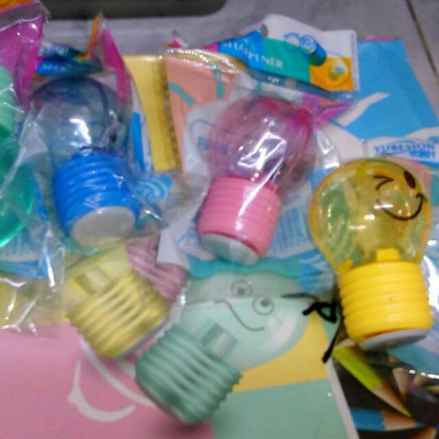 

Rautan Unik Bentuk Lampu/ Rautan Lucu / Souvenir