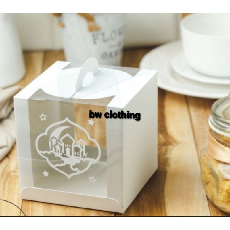 

Dus Lebaran - Box Lebaran - Packaging Lebaran Idul Fitri 12x12x12 Pitih