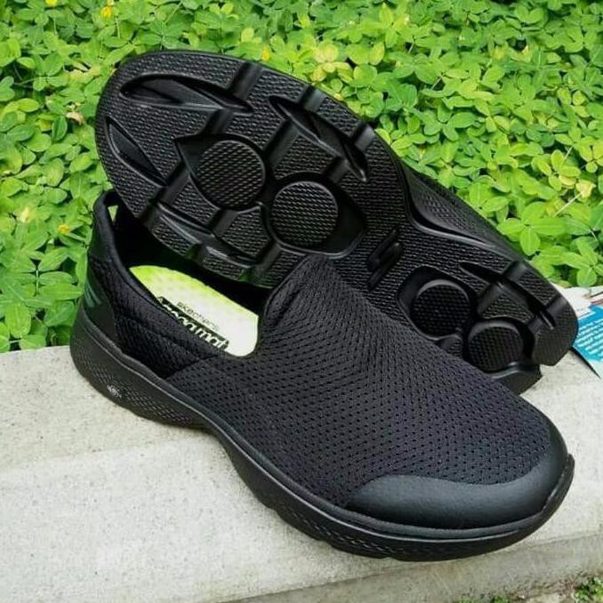 Skechers / sepatu skechers / skechers original / Skechers Men GoWalk 4 - Abu Oren, 40