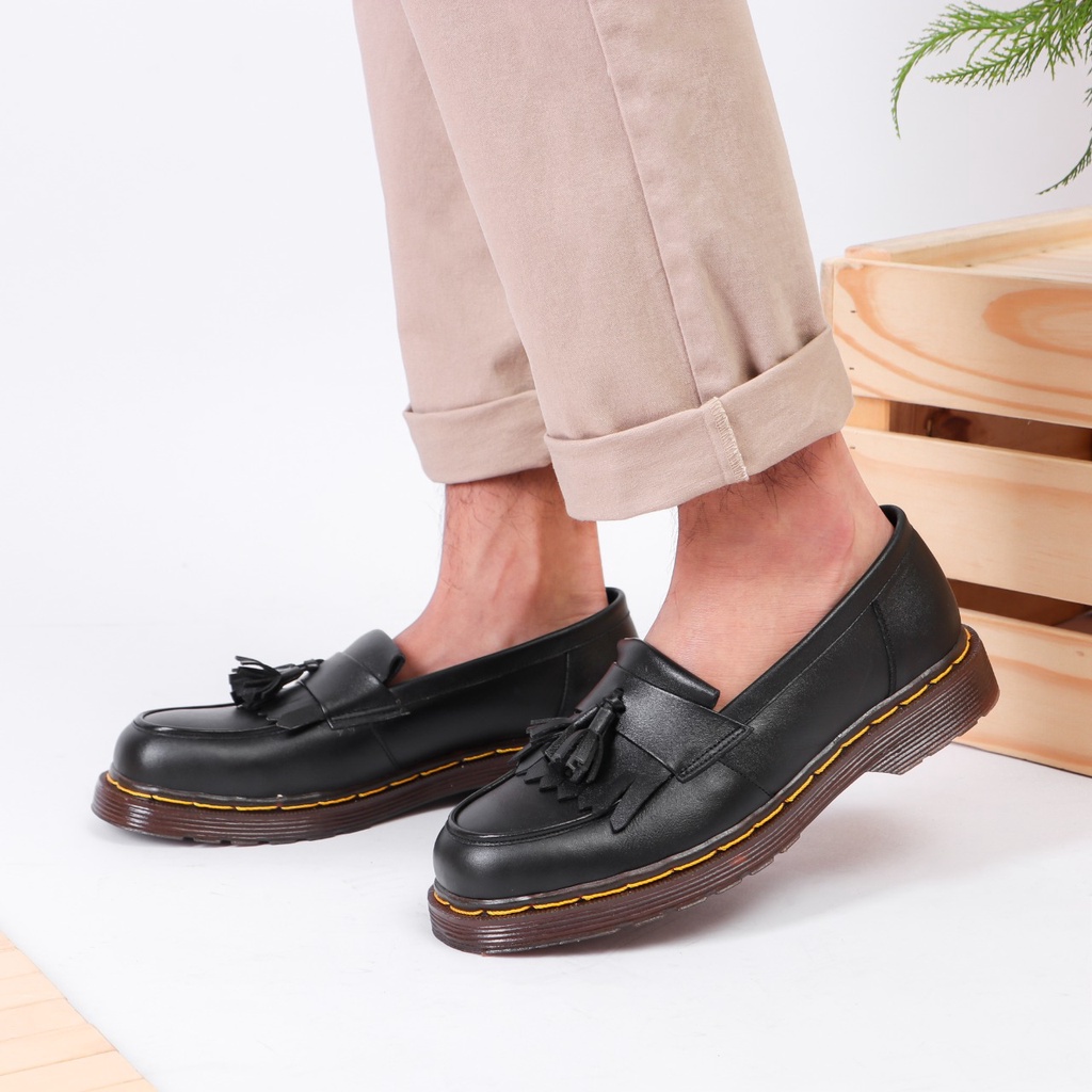 sepatu tassel loafer sepatu pantofel pria sepatu formal pria sepatu slip on sepatu kulit sapi asli sepatu kerja pria sepatu kondangan model vholix