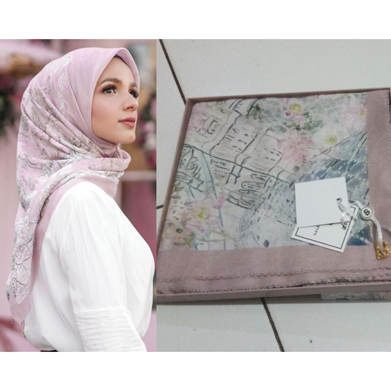 Buttonscarves The British in Pale Blush