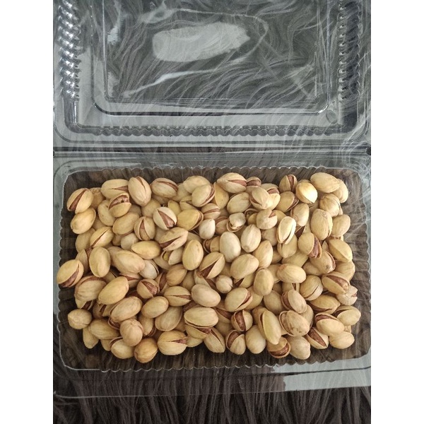 

kacang pistachio