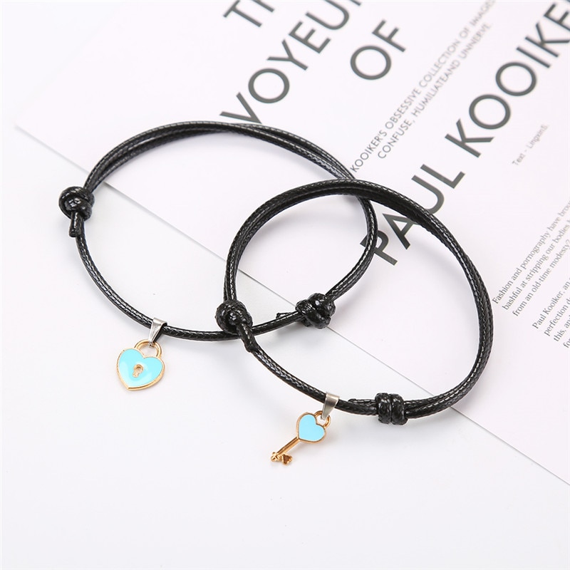 2pcs / Set Gelang Tali Warna Hitam Desain Kunci Gembok Untuk Pasangan