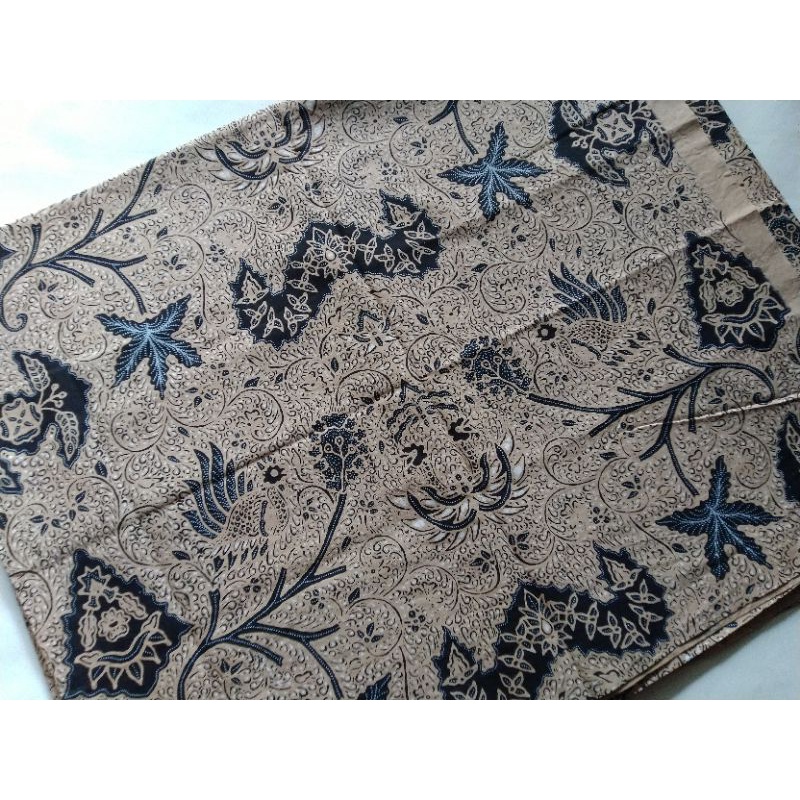 Kain handprint motif wahyu tumurun