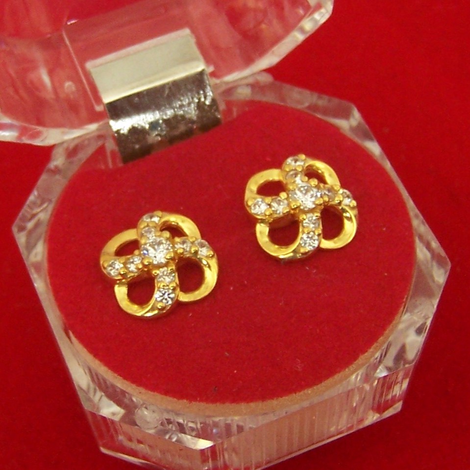 Tiara Jaya - Kerabu Giwang Emas asli kadar 700 70%