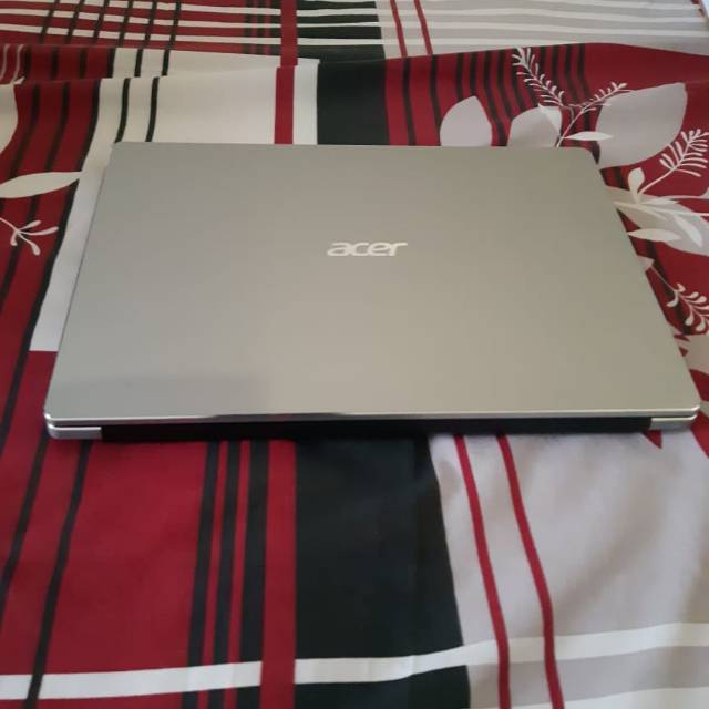 Laptop ACER Swift 3 i5 RAM 4GB SECOND BEKAS