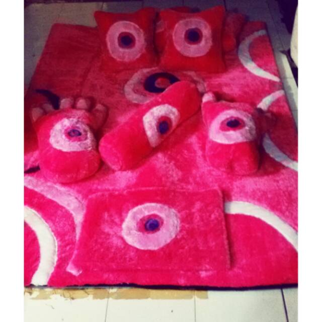 Karpet Rasfur Fullset Isi 8 Bantal Dan 1 Keset