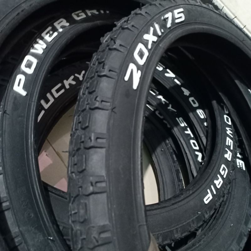 ban luar sepeda 20x 1.75