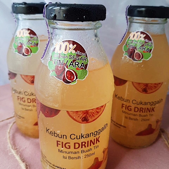 

Minuman buah tin