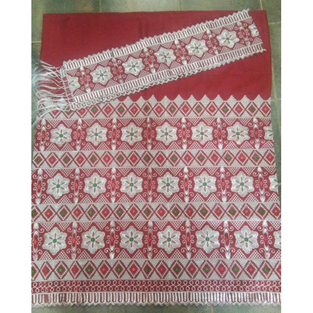 Tapis bordir motif melati maroon