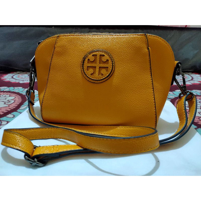 Tas Kulit Kuning