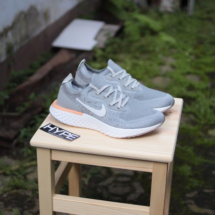 nike epic react silver