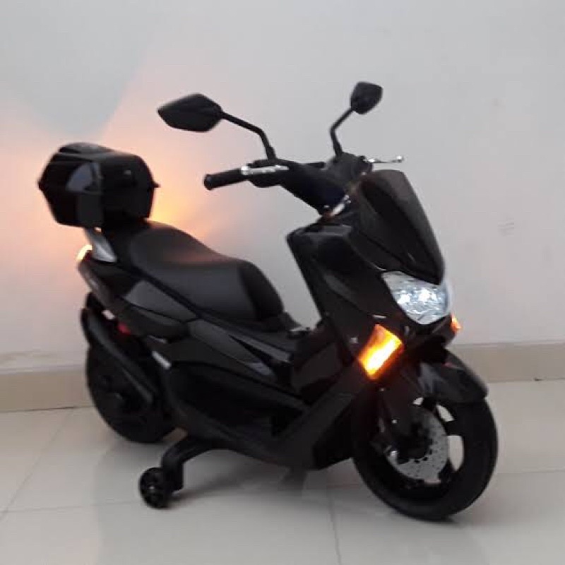motor aki anak nmax hitam