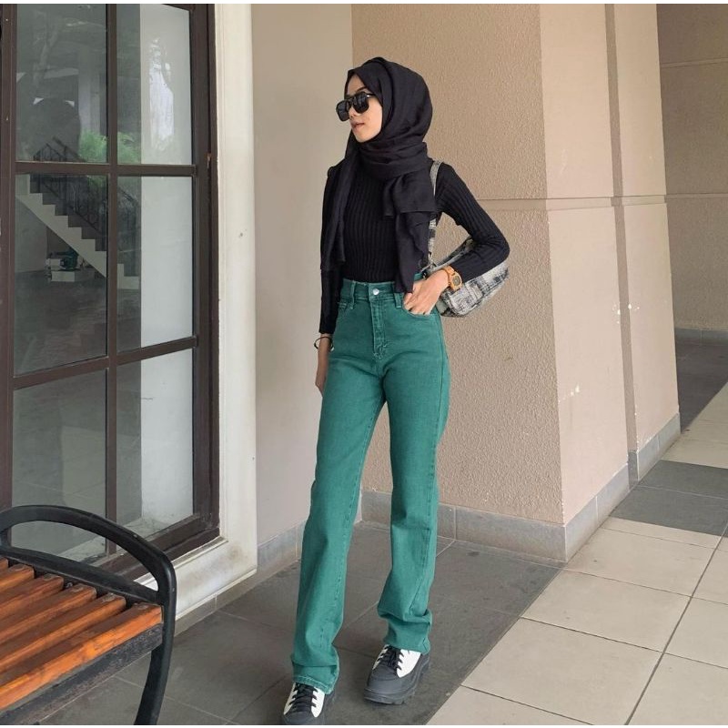 (27-30) EMERALD GREEN HW STRETCHY LOOSE JEANS / HIJAU HW STRETCH LOOSE JEANS / CELANA HIGHWAIST LOOSE JEANS