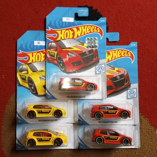 PAKET HOTWHEELS VW GOLF MOMO