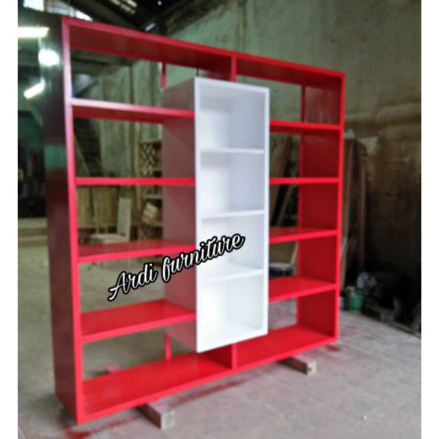 Tempat pajanga penyekat ruang tamu sketsel partisi jepara