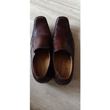sepatu pria Bucchery bekas original size 39 full kulit seperti baru