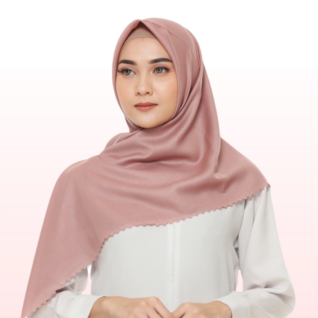 HIJAB SEGI EMPAT SHINAR GLAMOUR