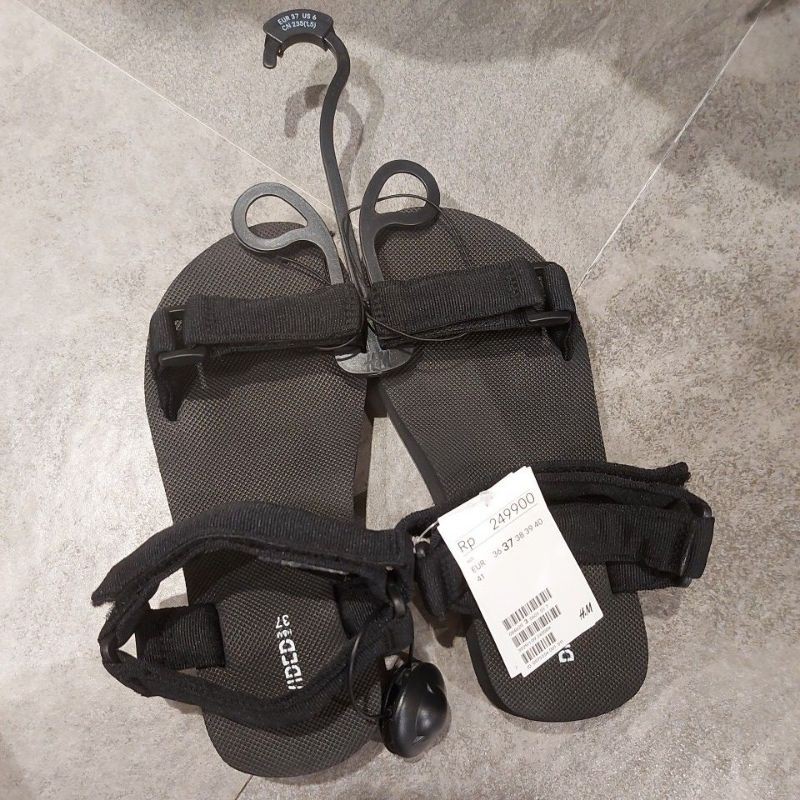 H&M WOMAN SANDAL GUNUNG