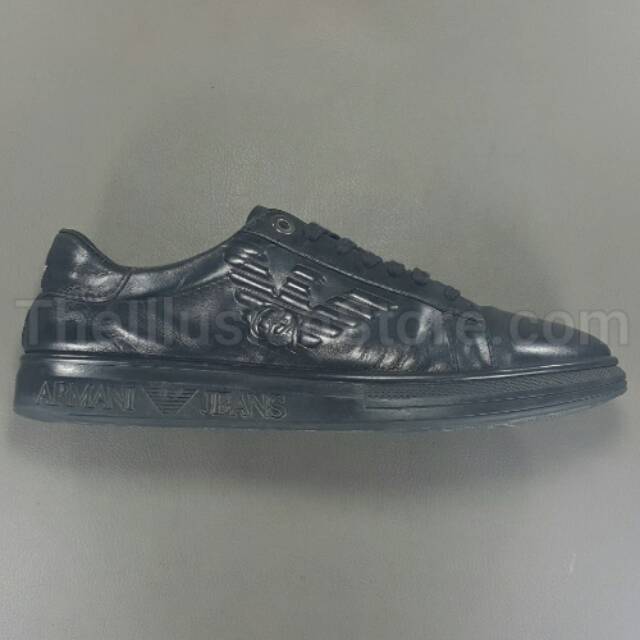Sepatu Sneaker Kulit Uk. 43 Emporio Armani EA7 Hitam Original Asli Second Bekas