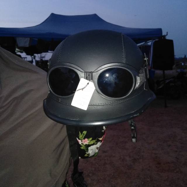 Helm retro kacamata klasik nazi