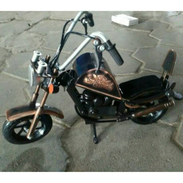 Miniatur Motor Harley Davidson