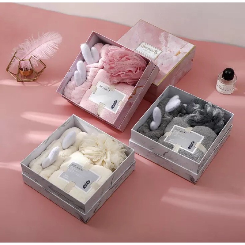 

HADIAH HAMPERS KADO NATAL GIFTSET