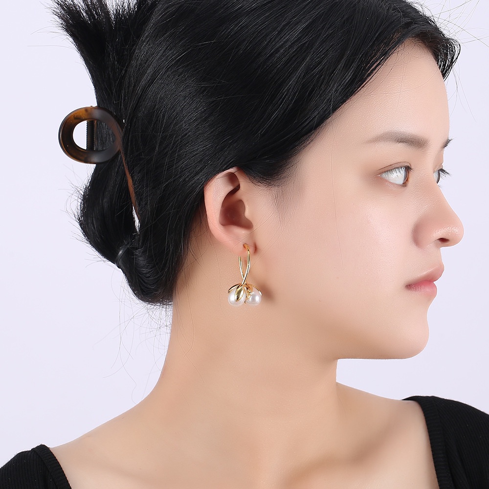 Anting Bentuk Bunga Aksen Mutiara Gaya Retro Perancis