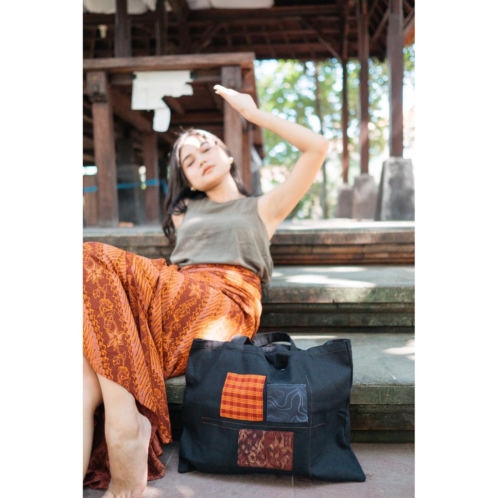 

Tas Tenganan 01 + postcard + kalender