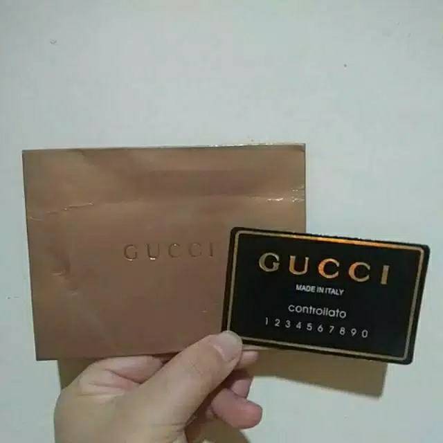 Sertifikat Tas Gucci, amplop gold + card bahan kertas tebal