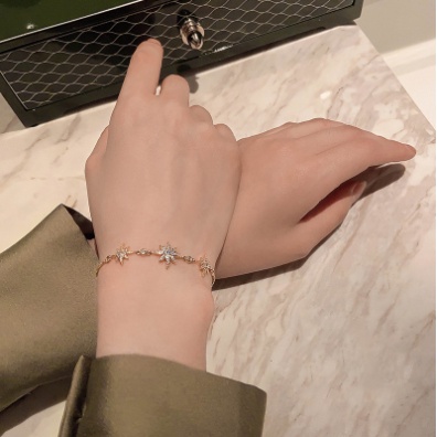 Perhiasan Gelang Wanita Bentuk Bintang Delapan Titik Untuk Natal-1