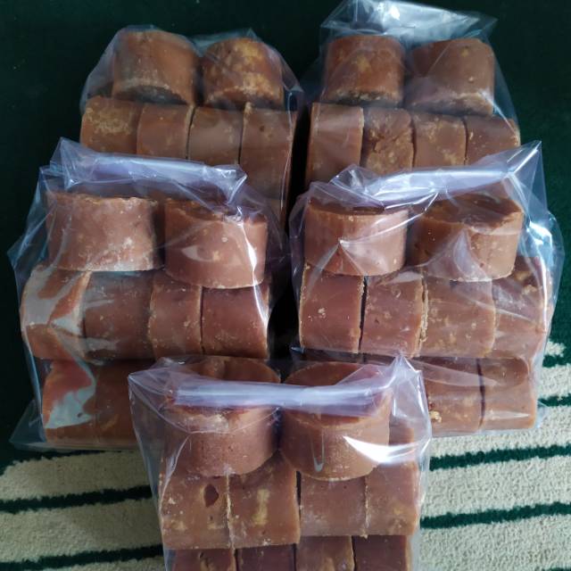 

Gula Merah Asli Aren/kawung Murah, tanpa ada campuran bahan lain. Dibuat langsing dari pohon kawung.