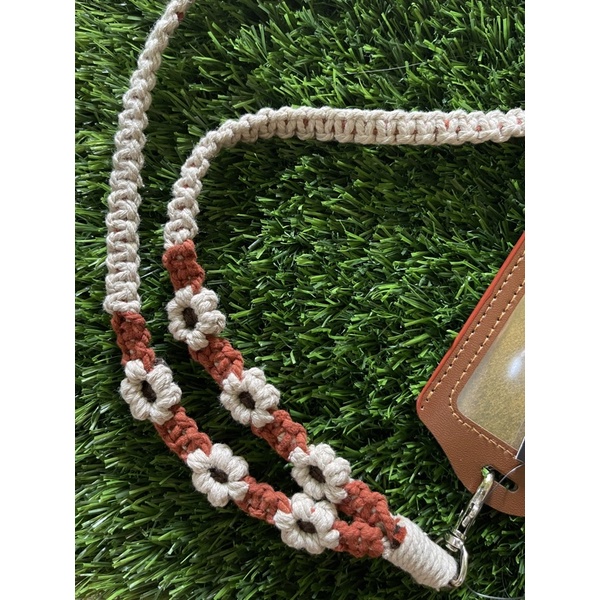 

Macrame Lanyard DAISY SERIES/ Gantungan ID Card Motif Bunga Daisy