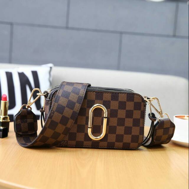 F2252SEV Lv Louis Vuitton Snapshot Camera Bag