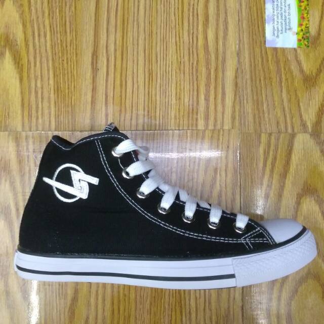 Sepatu sekolah hitam warior campus untuk anak