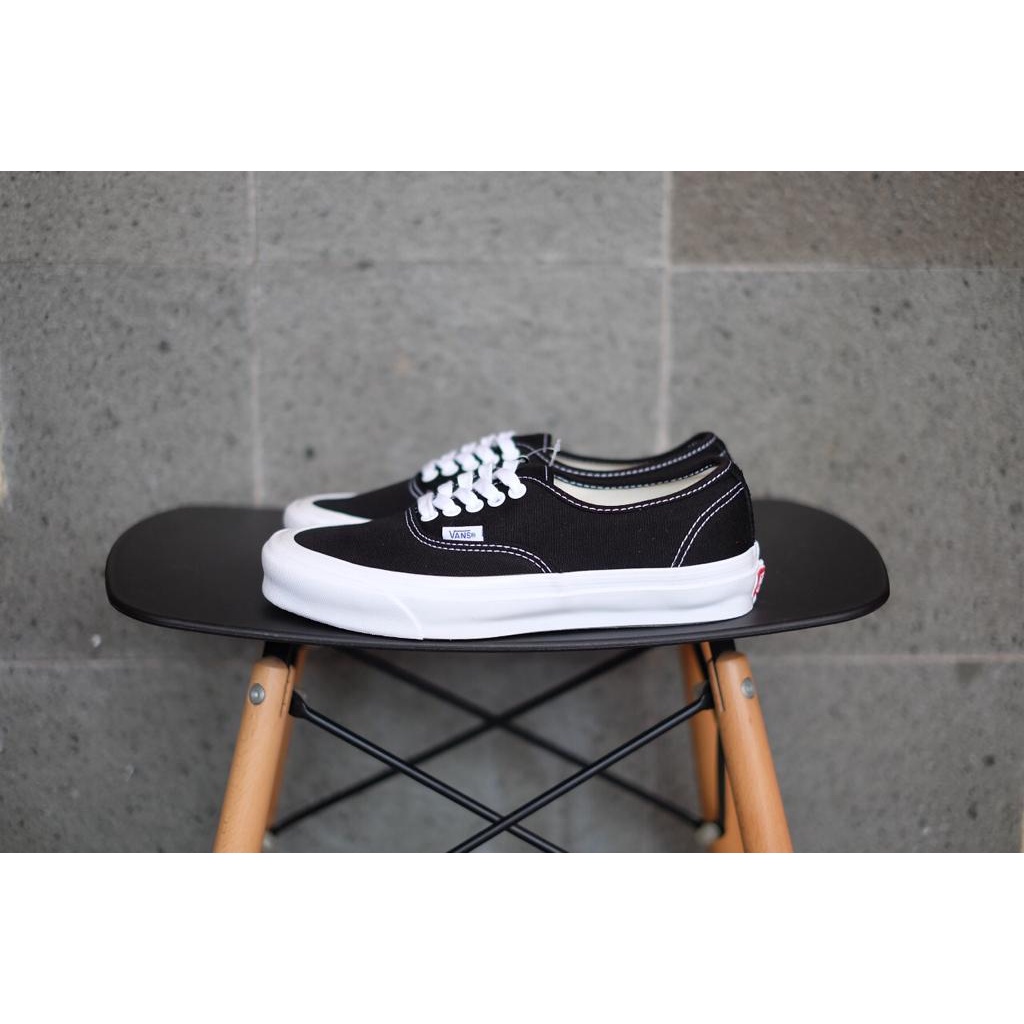 VANS AUTHENTIC OG VAULT BLACK WHITE