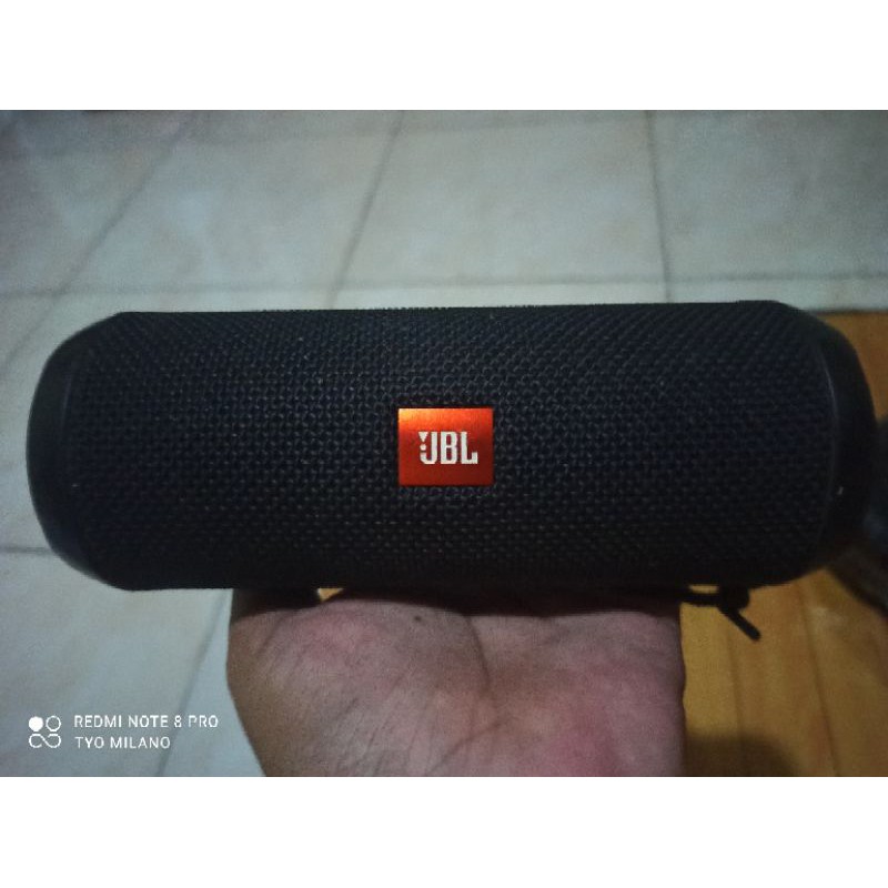 JBL Flip 3 second