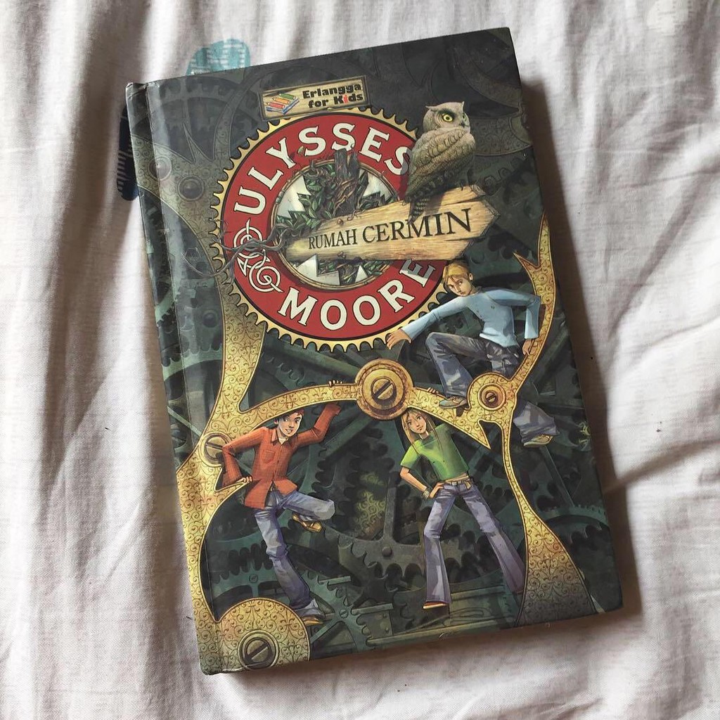 ULYSSES MOORE: RUMAH CERMIN#
