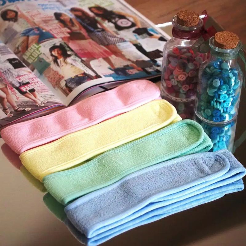 Bandana Mandi warna pastel Medium / Sedang.