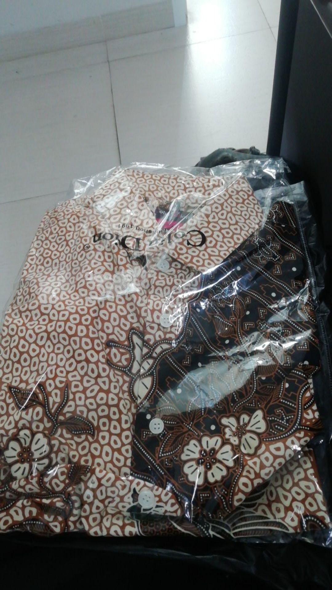 Baju Kemeja Batik Pria Slim Fit Batik Solo Colindion Cbs757